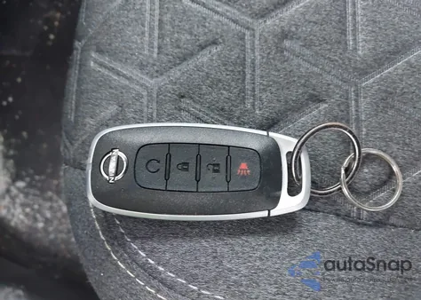 2025 Nissan Kicks Sv Intelligent Awd z USA, uszkodzony, nr VIN 3N8AP6CB5SL429550